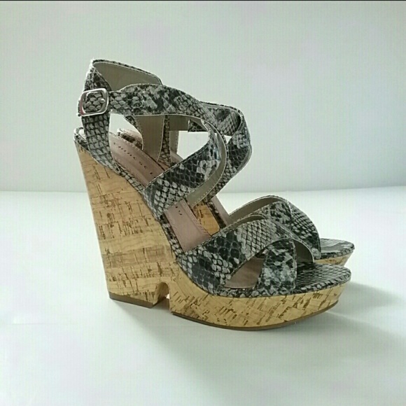 Chinese Laundry//Snake Print Wedges - Picture 2 of 8